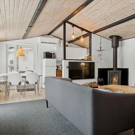Cosy Beachfront For Families