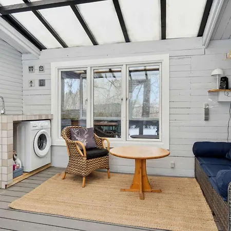 Cosy Beachfront For Families