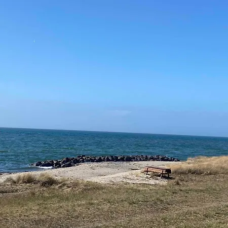 Feriehus Cosy Beachfront For Families Nakskov