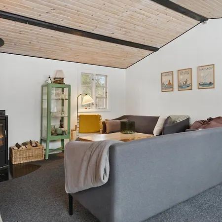 Cosy Beachfront For Families