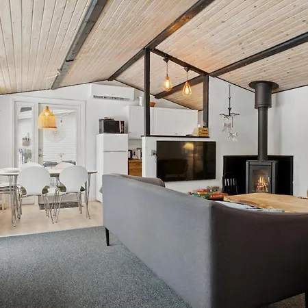 Cosy Beachfront For Families *