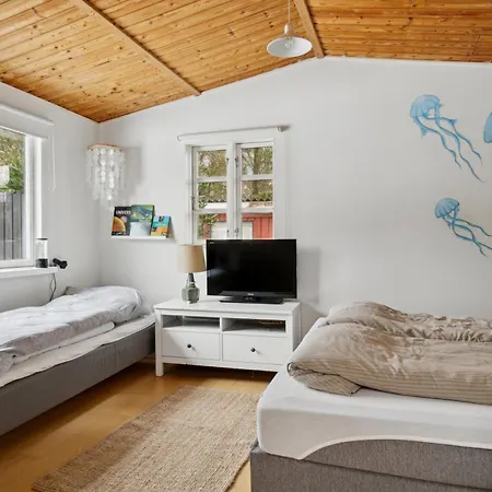 Cosy Beachfront For Families * Nakskov