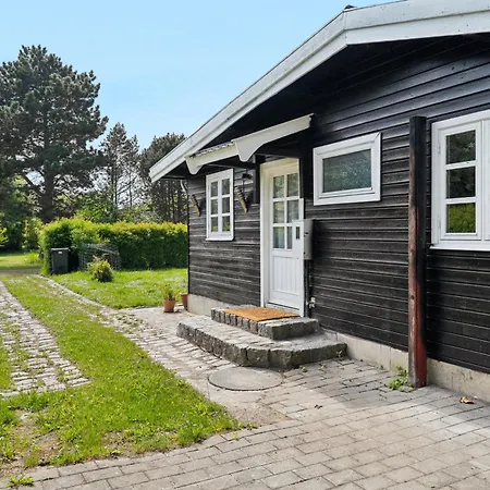 Cosy Beachfront For Families * Nakskov